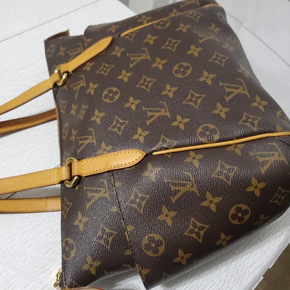 Louis Vuitton Monogram Totally PM - Picture 5 of 16